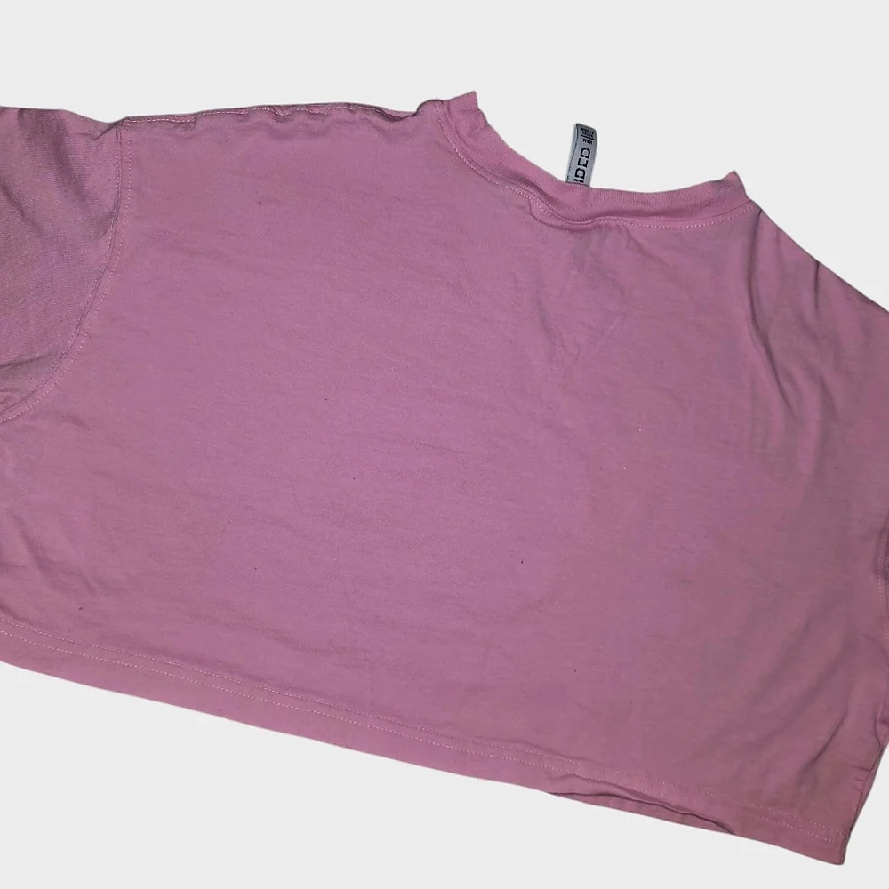 Divided Mauve Cropped Plain Tee - Picture 5 of 6